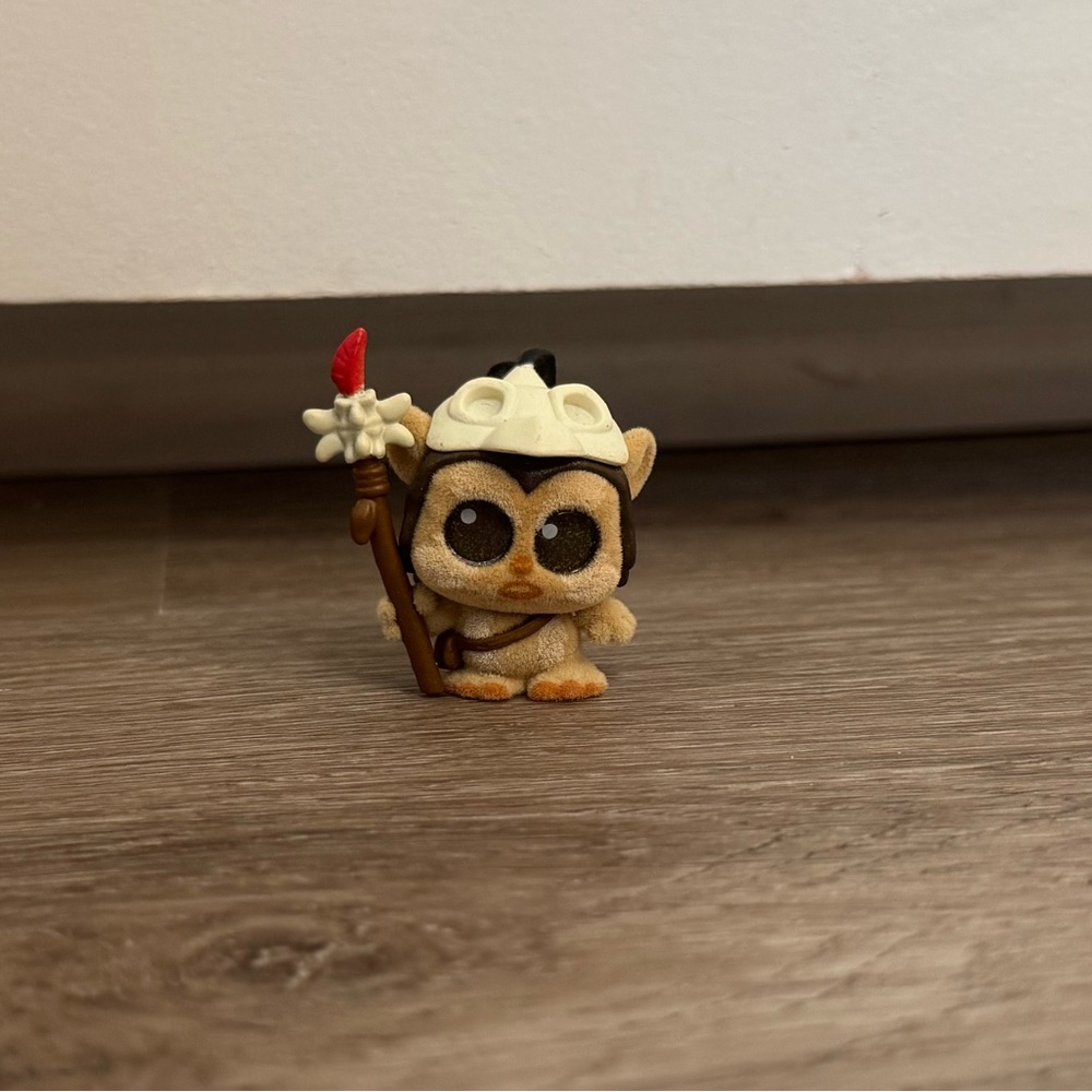 Disney Doorables Logray Ewok Village Star Wars Figure